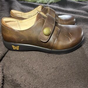 Alegria Women's Joleen Professional Leather Shoes Oiled Brown
